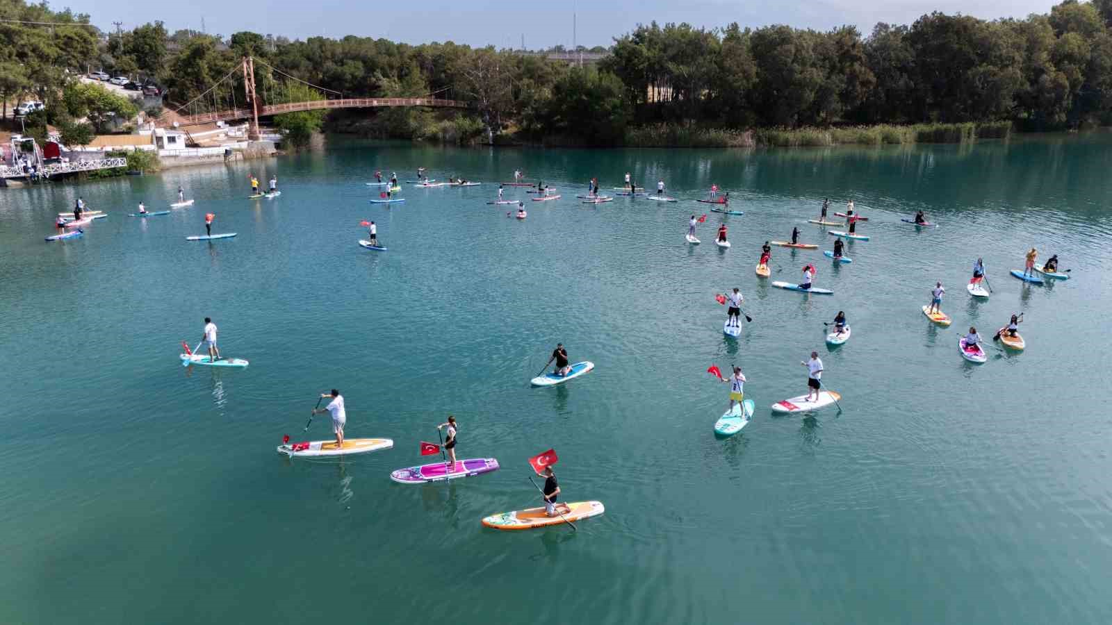 Seyhan Nehri’nde kano ve kürek sörfü keyfi