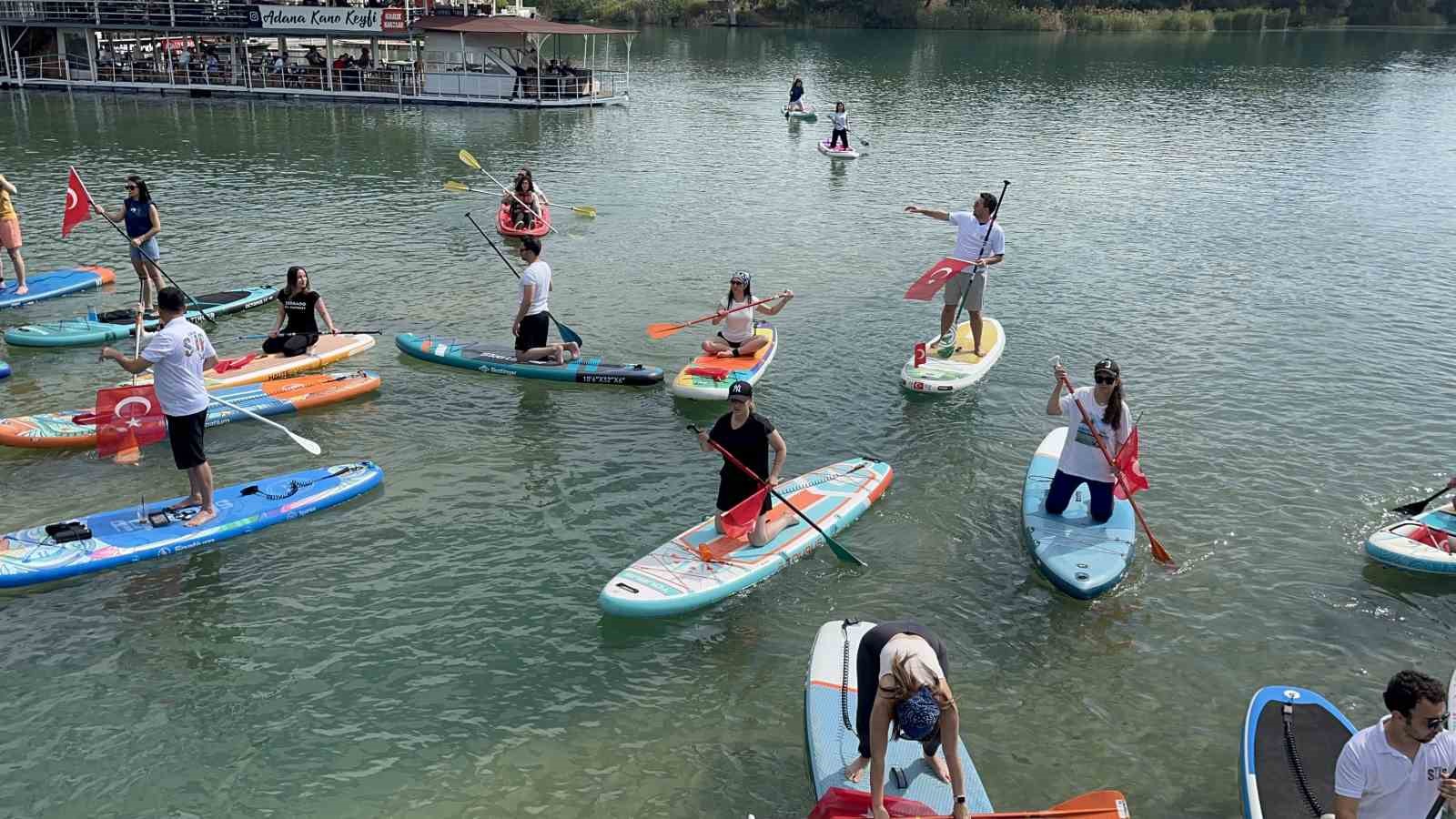 Seyhan Nehri&rsquo;nde kano ve k&uuml;rek s&ouml;rf&uuml; keyfi
