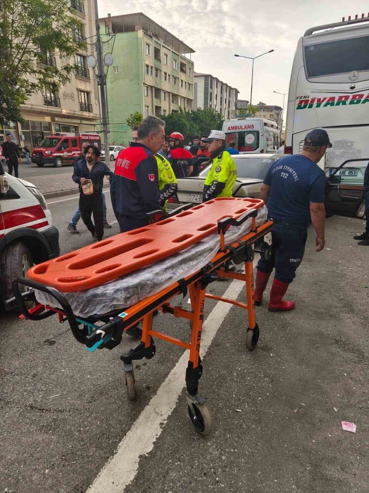 Iğdır‘da trafik kazası: 1’i ağır 4 yaralı