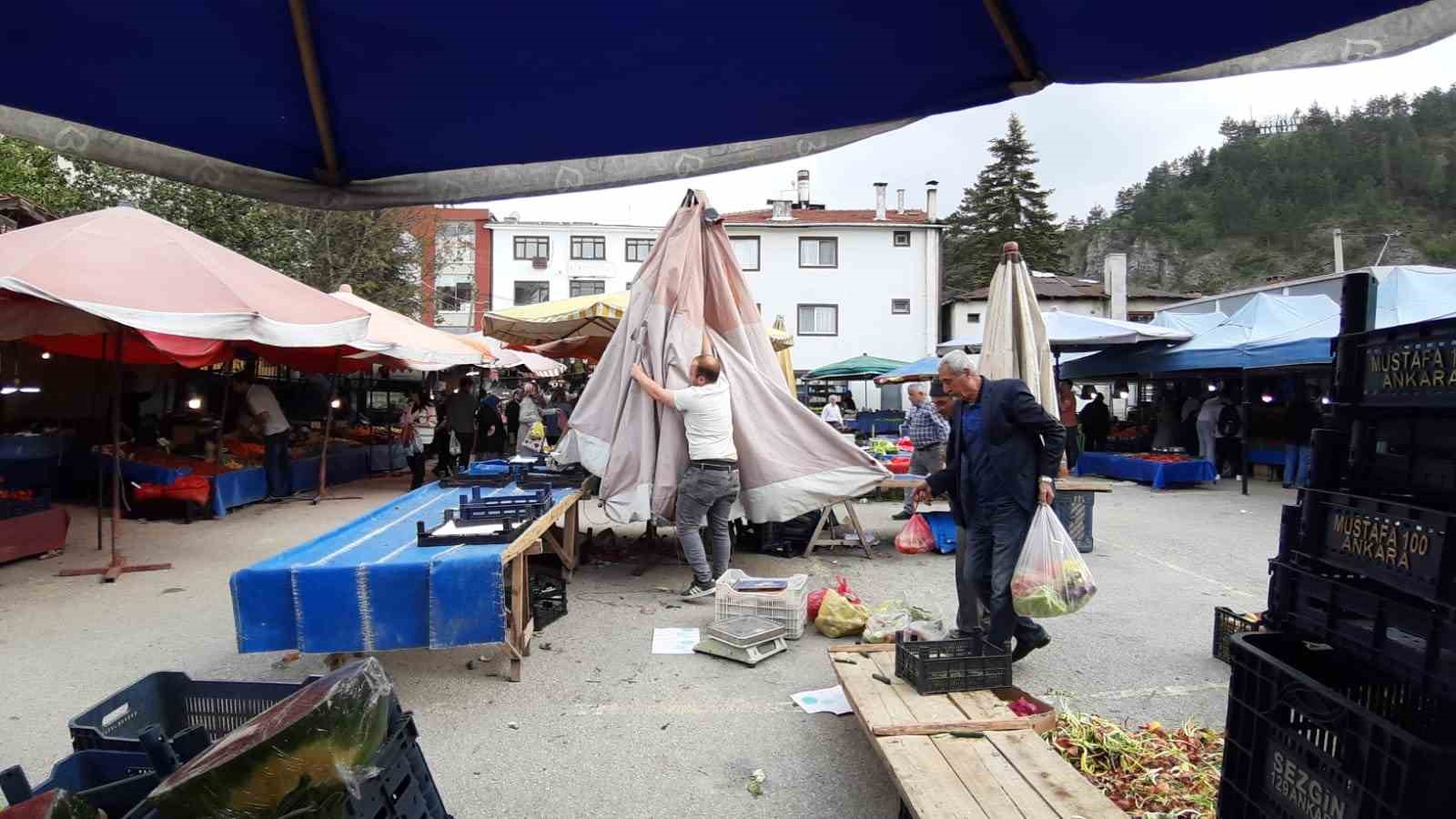 Aniden bastıran fırtına hayatı olumsuz etkiledi