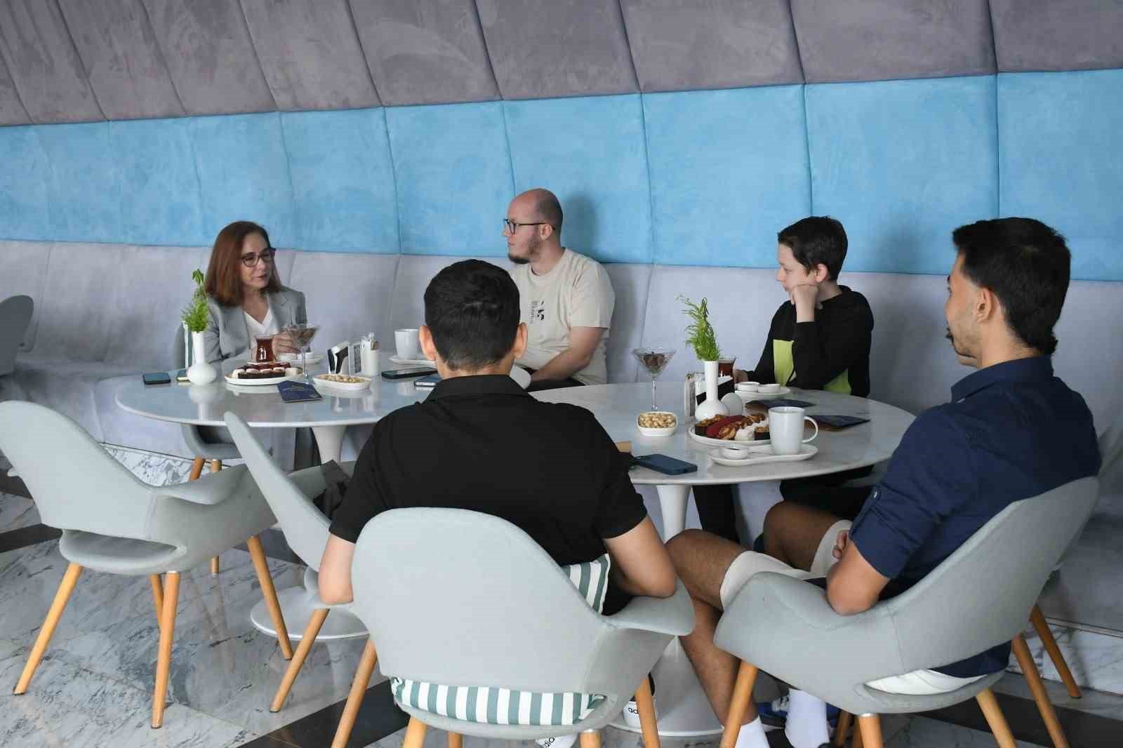 Kuşadası&rsquo;ndan Estonya&rsquo;ya robotik başarı yolculuğu
