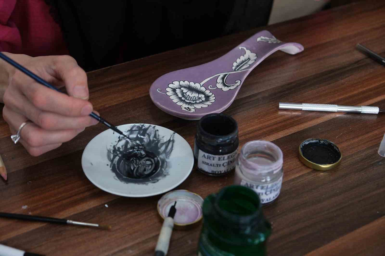 SAMEK’lerde özgün ürünler üretiyorlar: "Kızıma kendi ellerimle masa örtüsü yaptım"