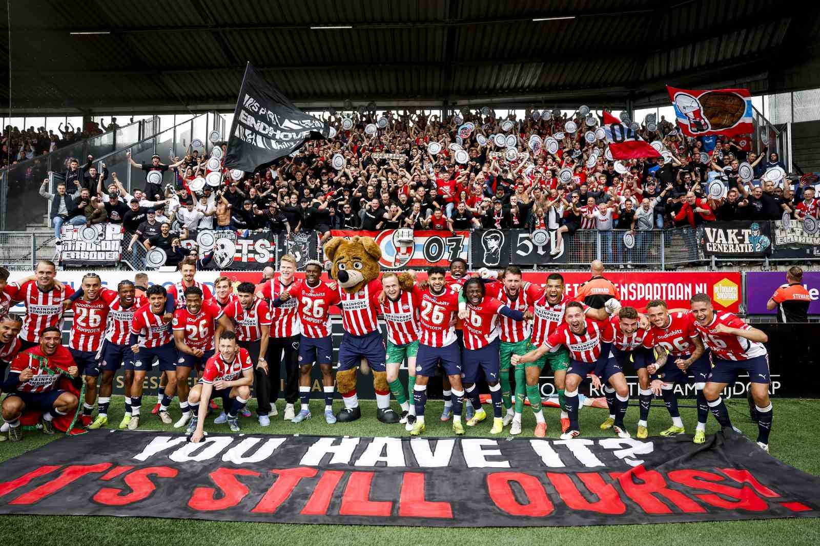 Hollanda’da şampiyon PSV