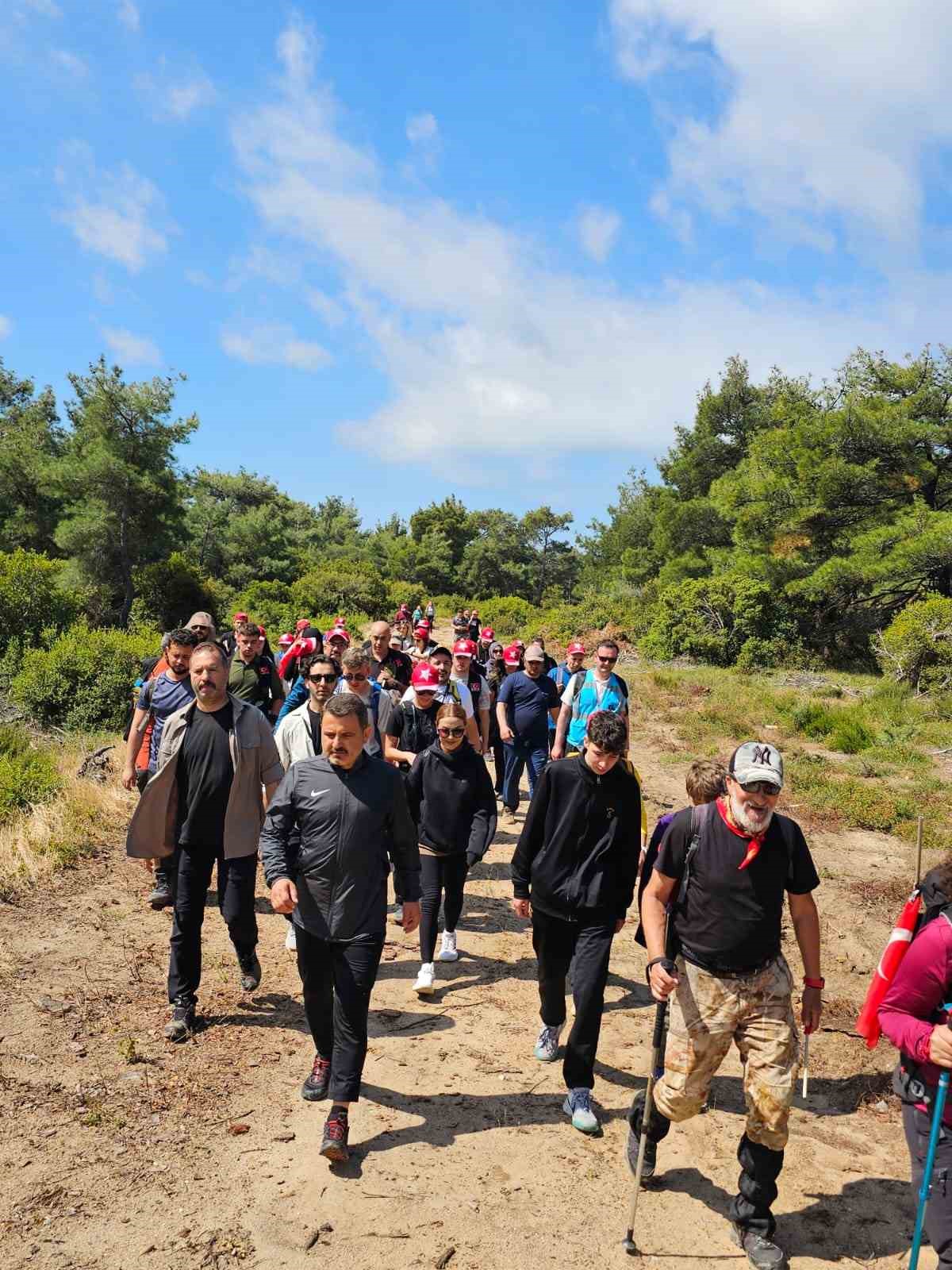 &Ccedil;anakkale&rsquo;de &lsquo;Zığındere Harp Yolu Şehitlere Saygı Y&uuml;r&uuml;y&uuml;ş&uuml;&rsquo; ger&ccedil;ekleştirildi
