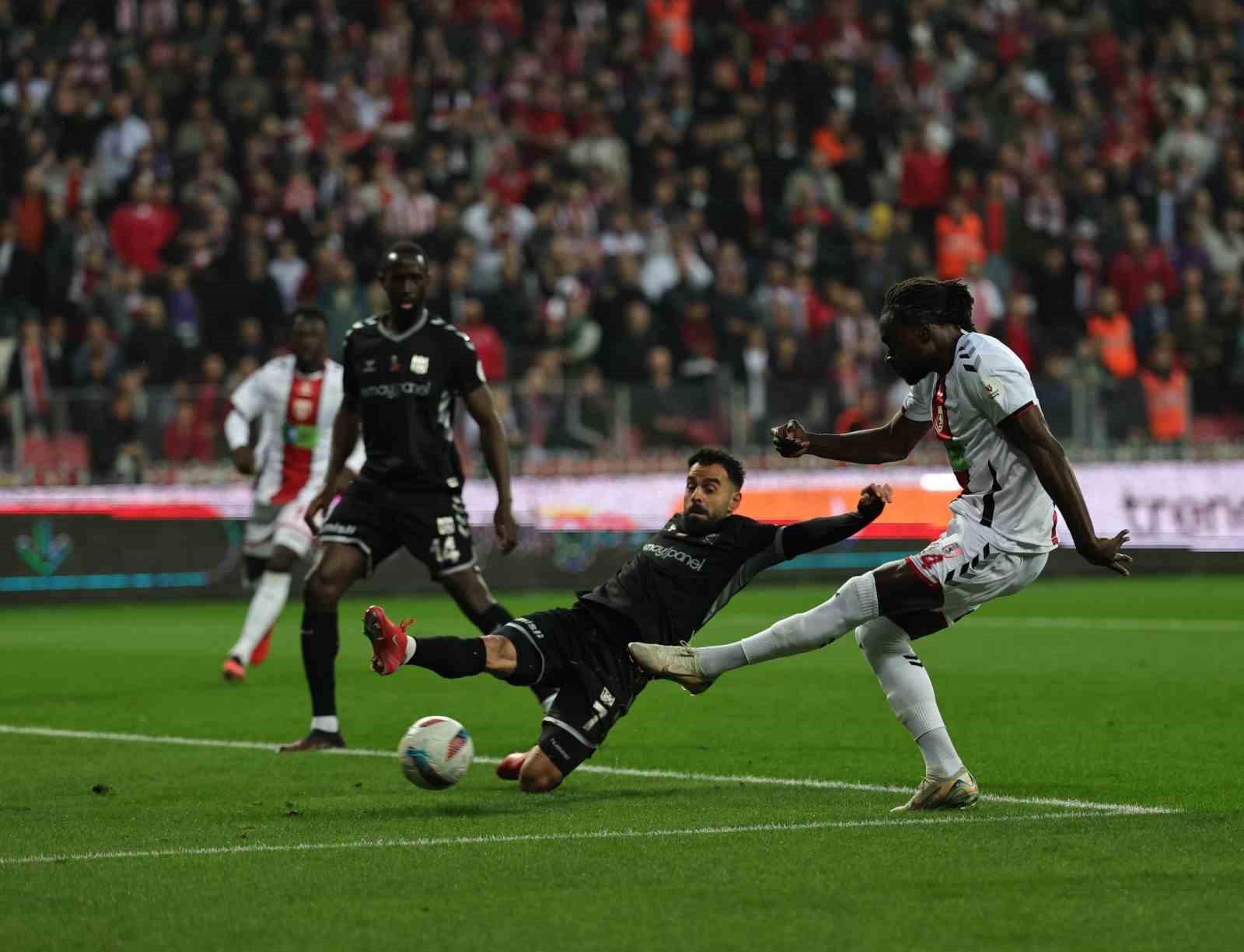 Trendyol Süper Lig: Samsunspor: 1 - Sivasspor: 0 (İlk yarı)
