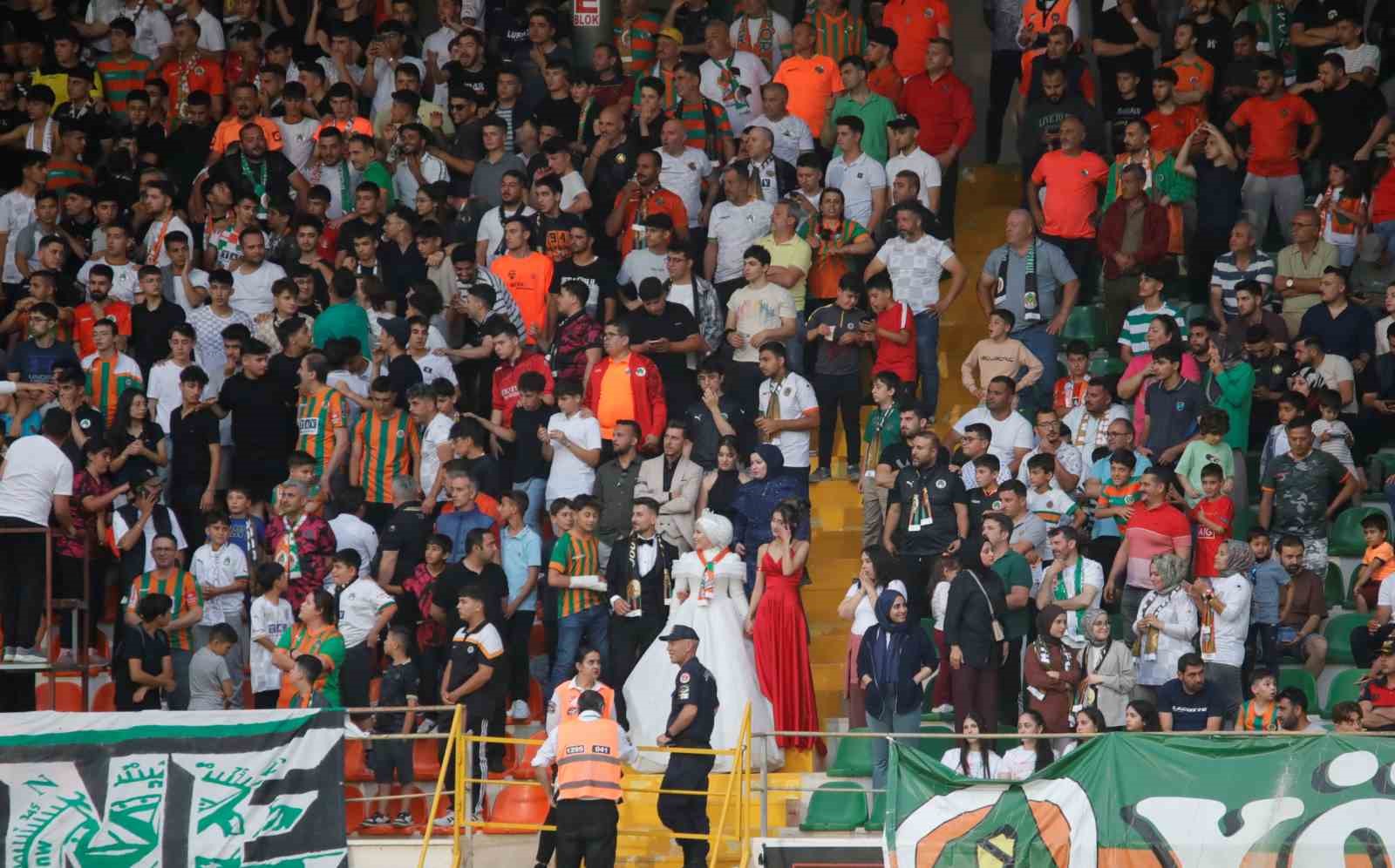 Trendyol Süper Lig: Alanyaspor: 1 - Beşiktaş:0 (İlk yarı)