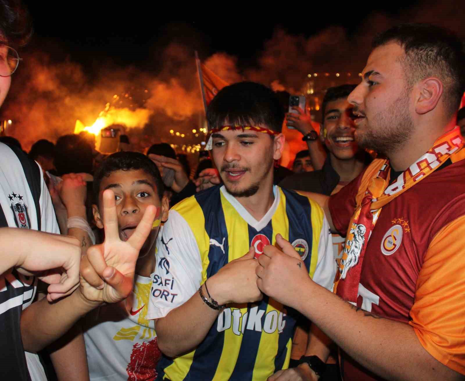 Galatasaray&rsquo;ın şampiyonluğu Kayseri&rsquo;de coşkuyla kutlandı
