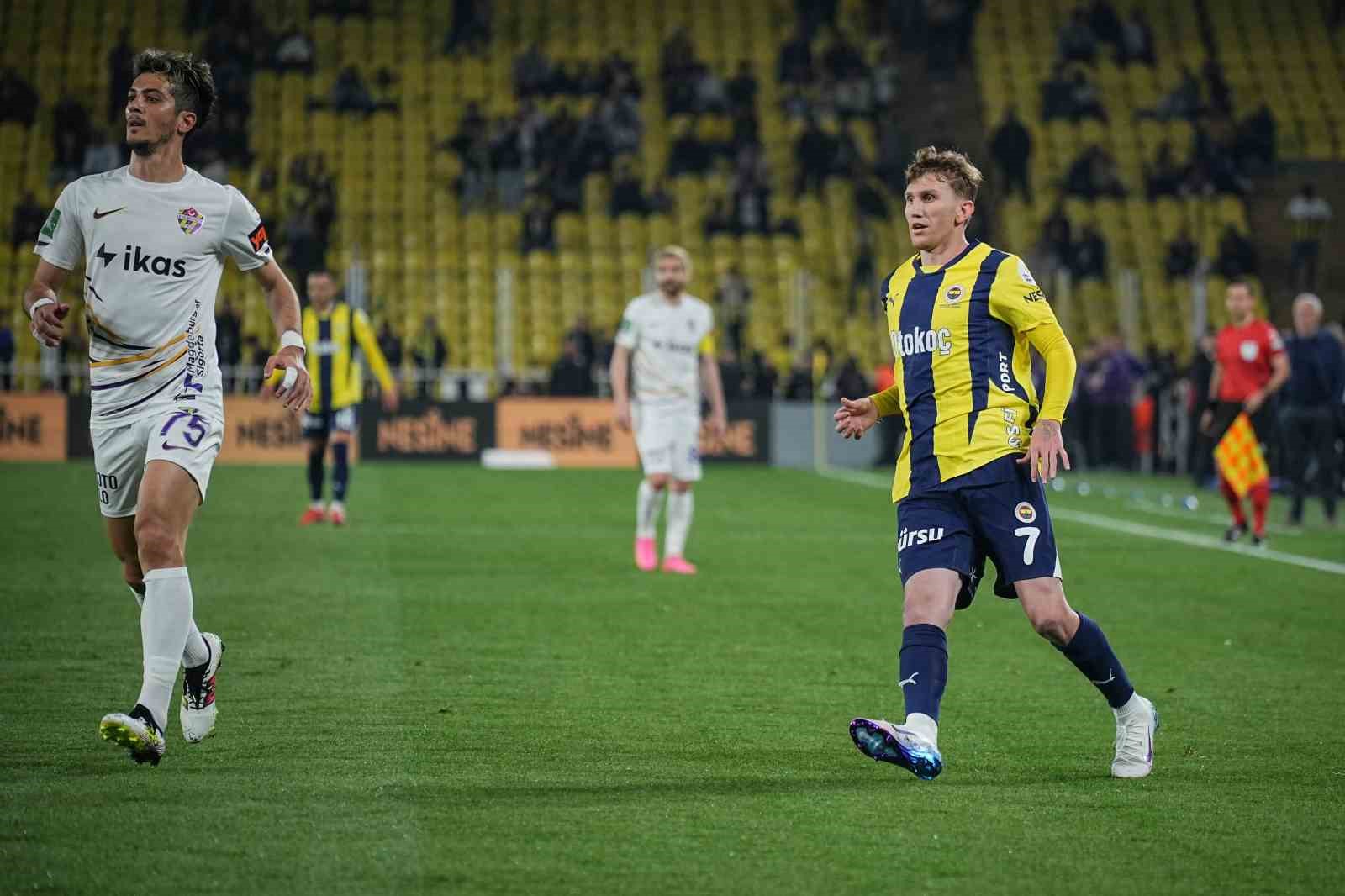 Burak Kapacak, bu sezon ilk kez oynadı
