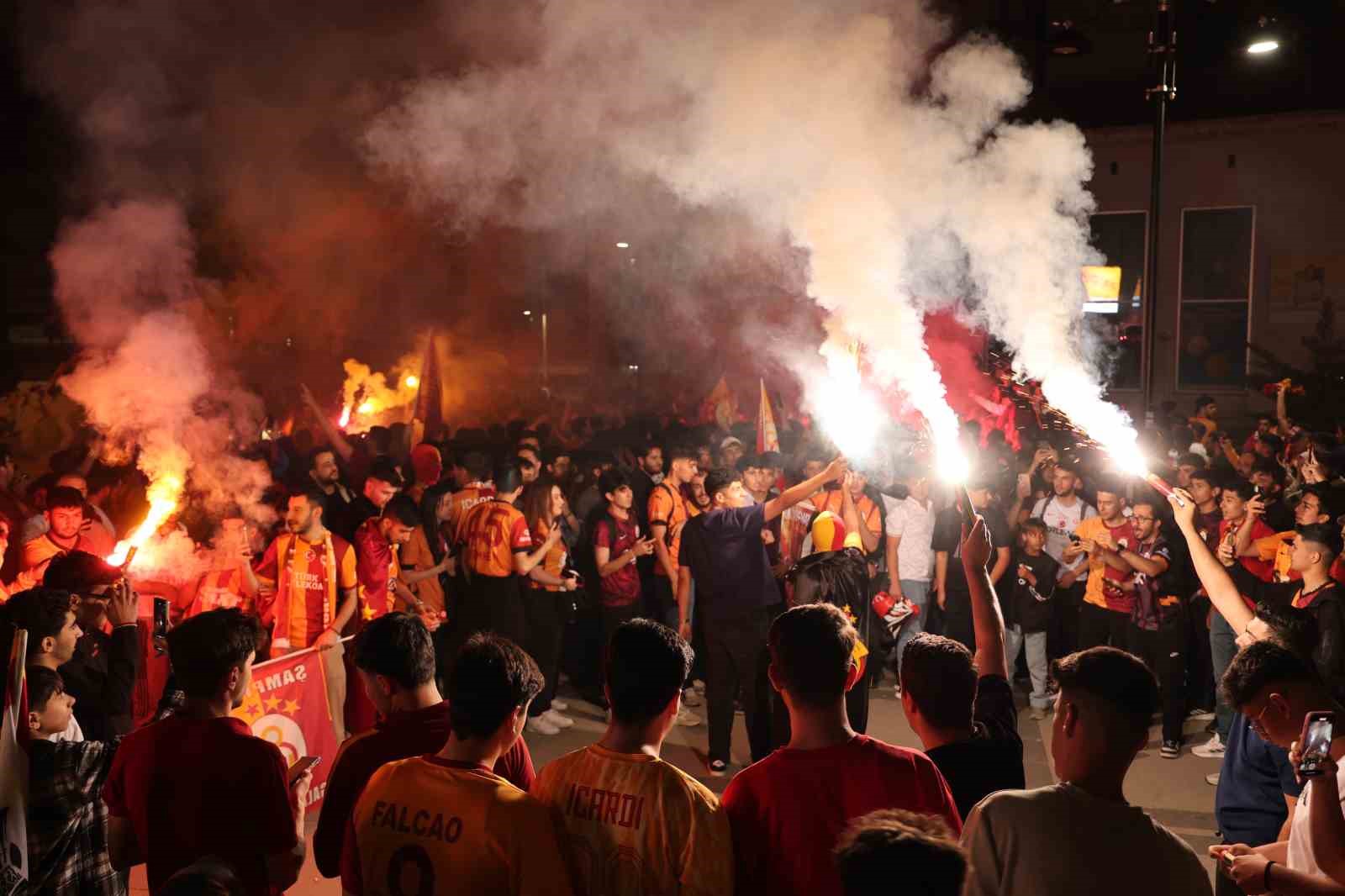 Galatasaray’ın şampiyonluğu Elazığ’da coşkuyla kutlandı