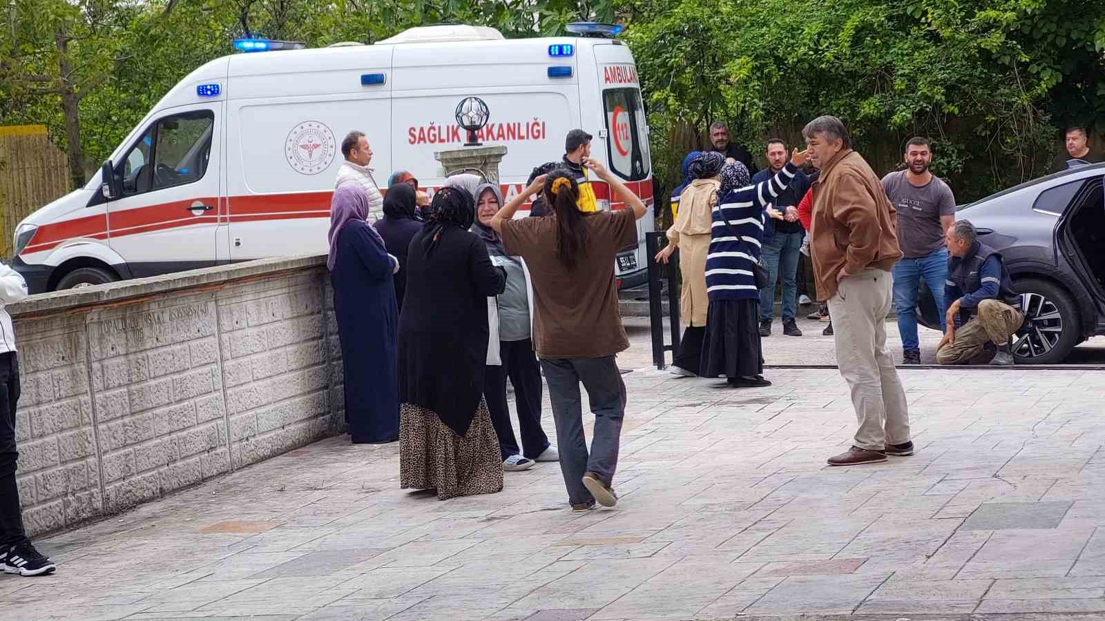 Polis memuru tabancayla vurulmuş halde ölü bulundu