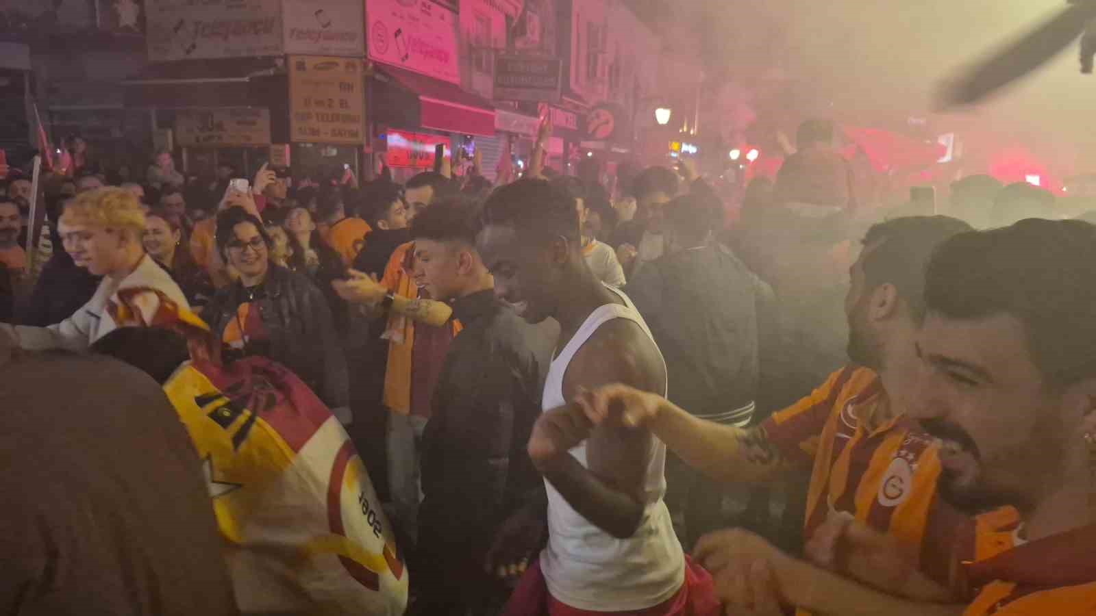 Bartın’da Galatasaray taraftarının 5. yıldız coşkusu