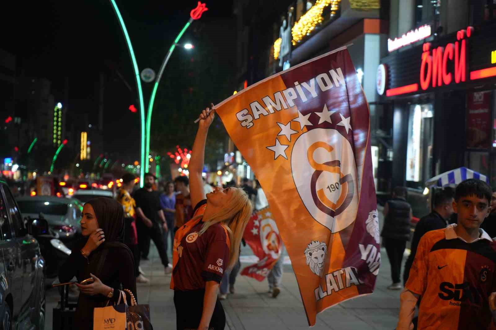 Galatasaray’ın şampiyonluğu Muş’ta coşkuyla kutlandı