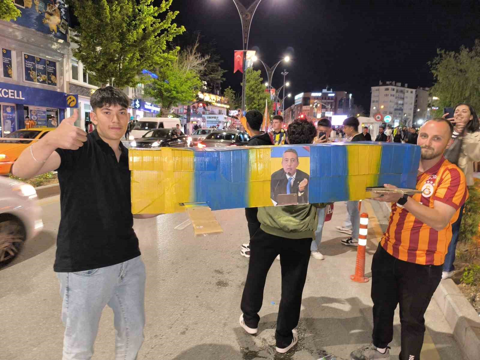 Kırşehir’de Galatasaray’ın şampiyonluk sevinci