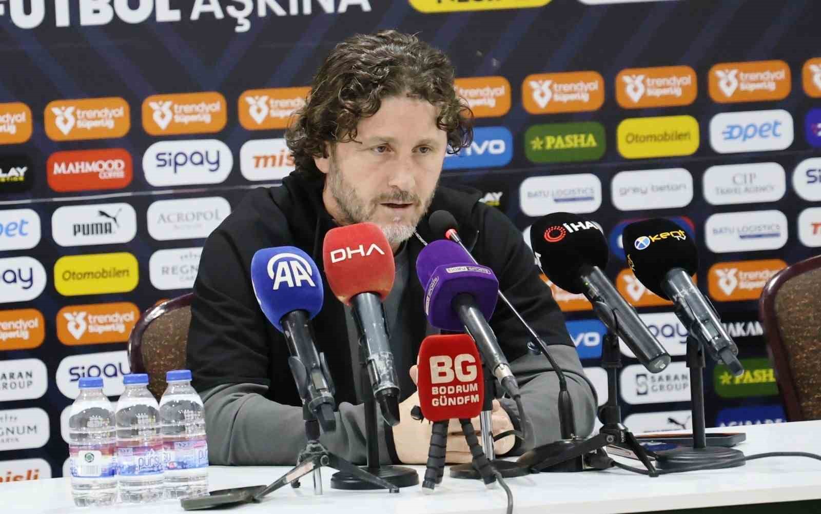 Fatih Tekke: "Penaltıdan sonra daha kolay bir maç oynamamız lazımdı"