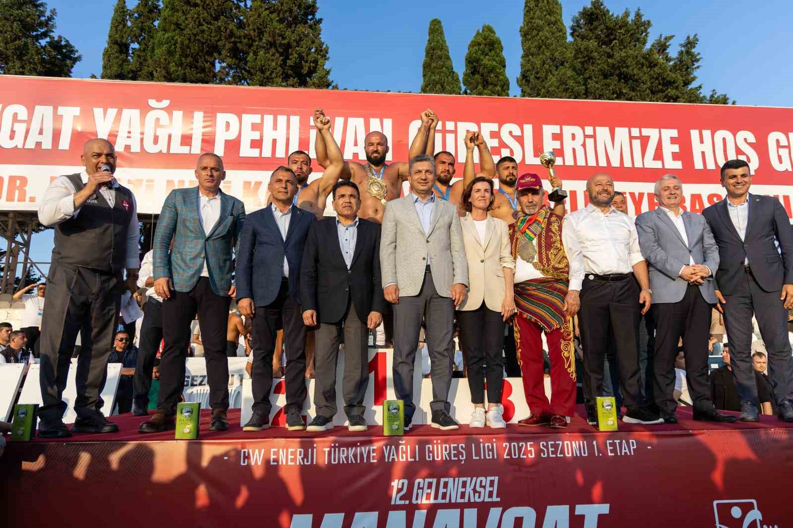 Manavgat’ta başpehlivan Kemeri Orhan Okulu’nun