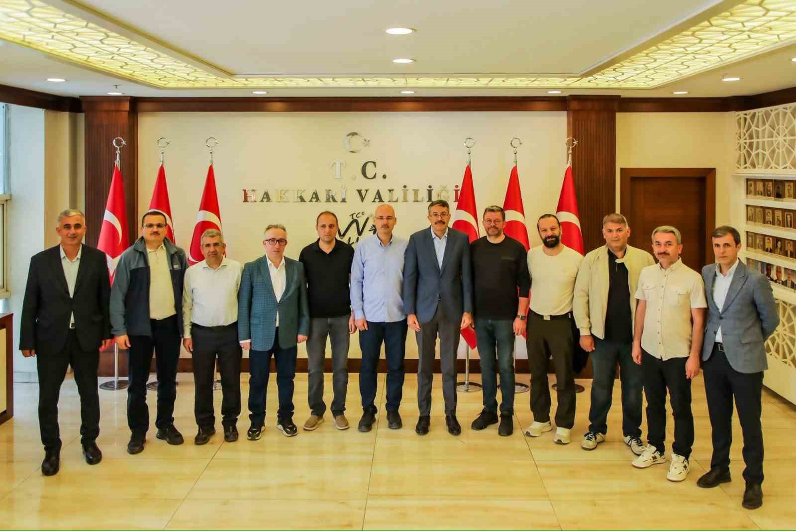 İstanbul’dan gelen hukukçulardan Hakkari’ye ziyaret