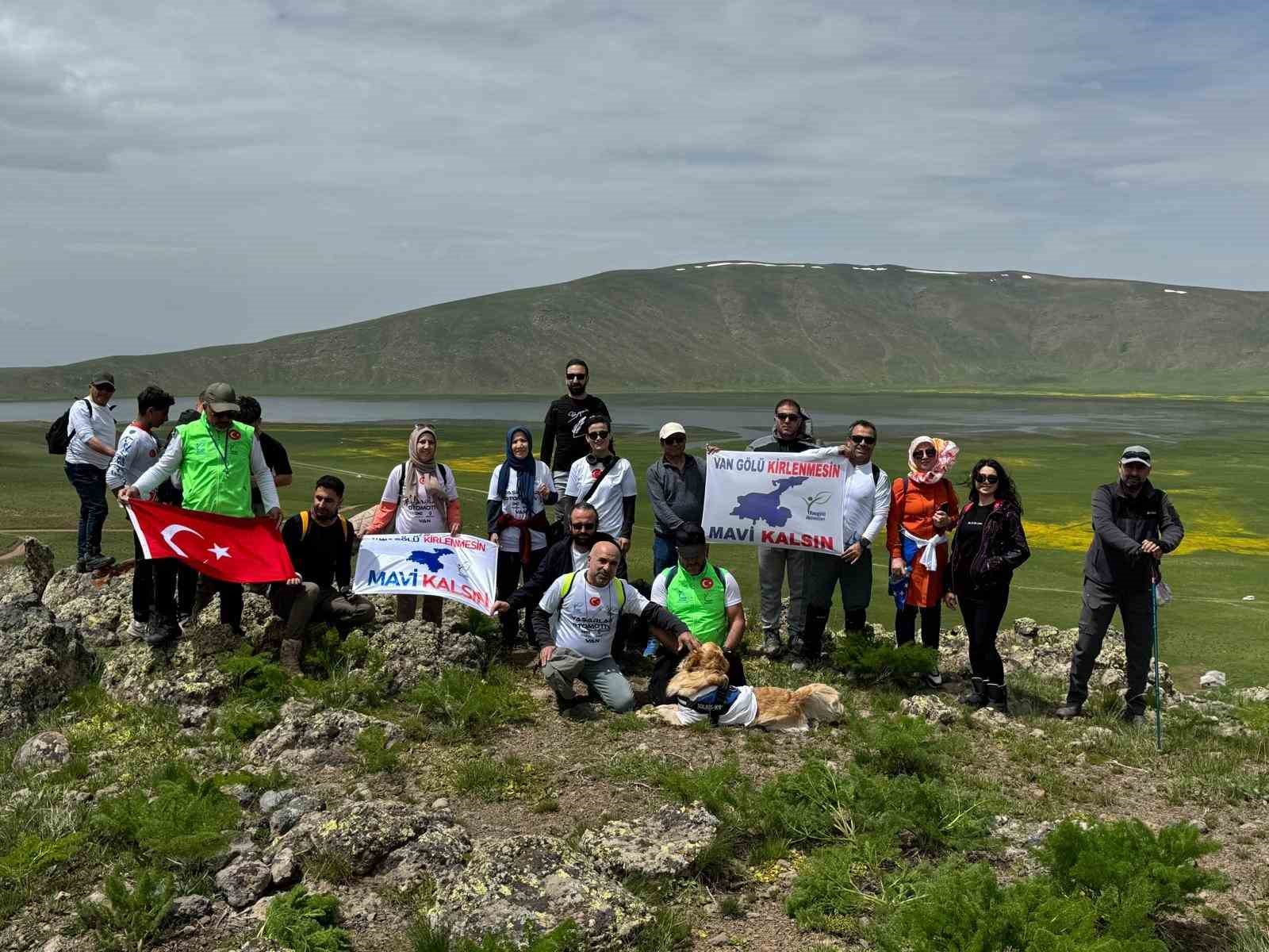 Doğaseverler, Erciş’in gizli cenneti Meydan Yaylası’nda buluştu