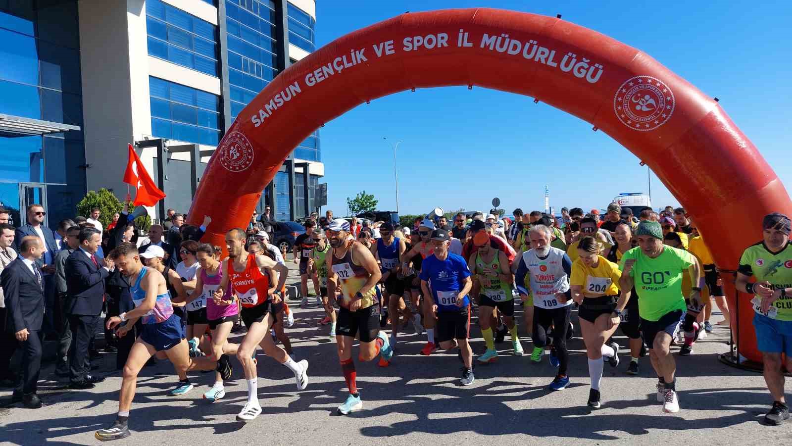 19 Mayıs Yarı Maratonu başladı