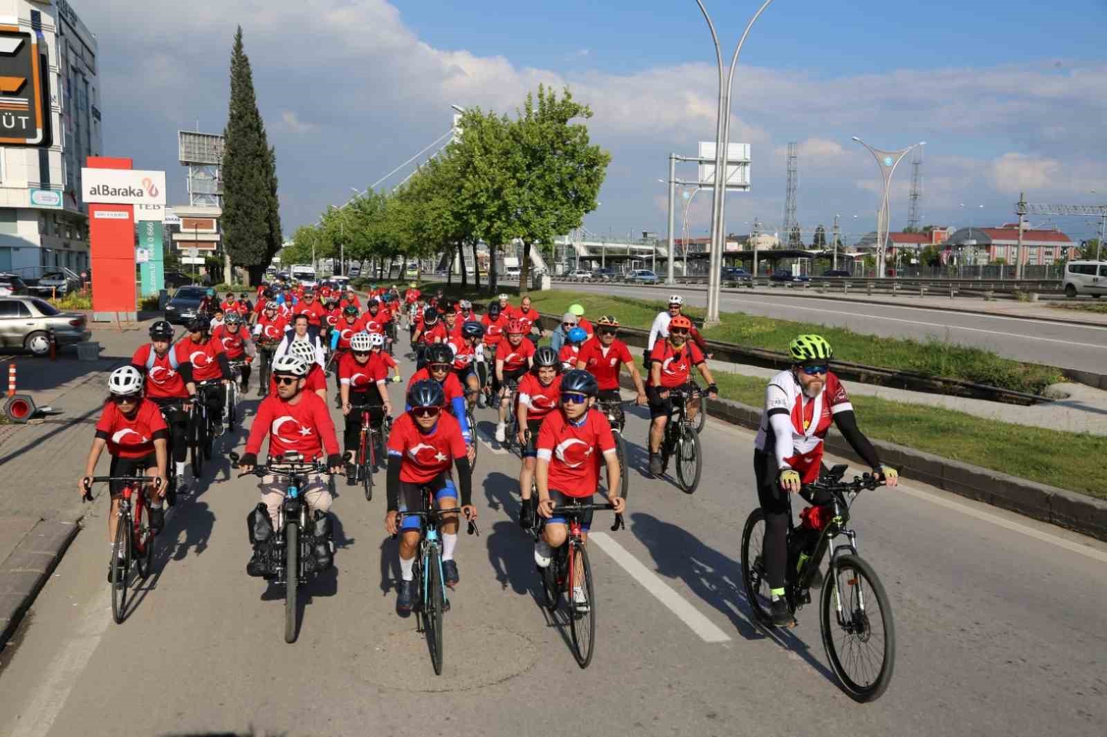 Pedallar 19 Mayıs için çevrildi
