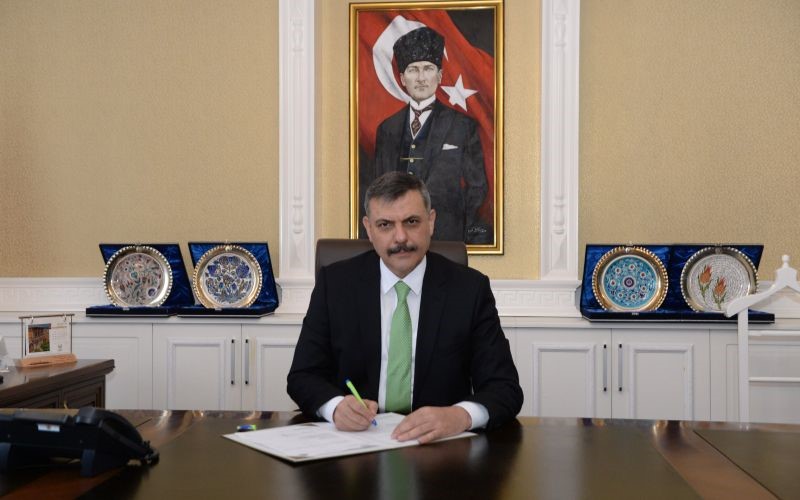 Vali Çiftçi; "Gençlerimiz mâziden âtiye uzanan şanlı tarihimizin birer emanetçisidir"