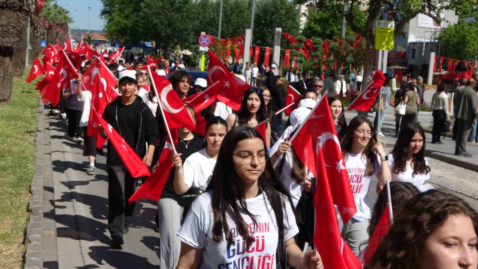 19 Mayıs &Ccedil;anakkale&rsquo;de coşkuyla kutlandı
