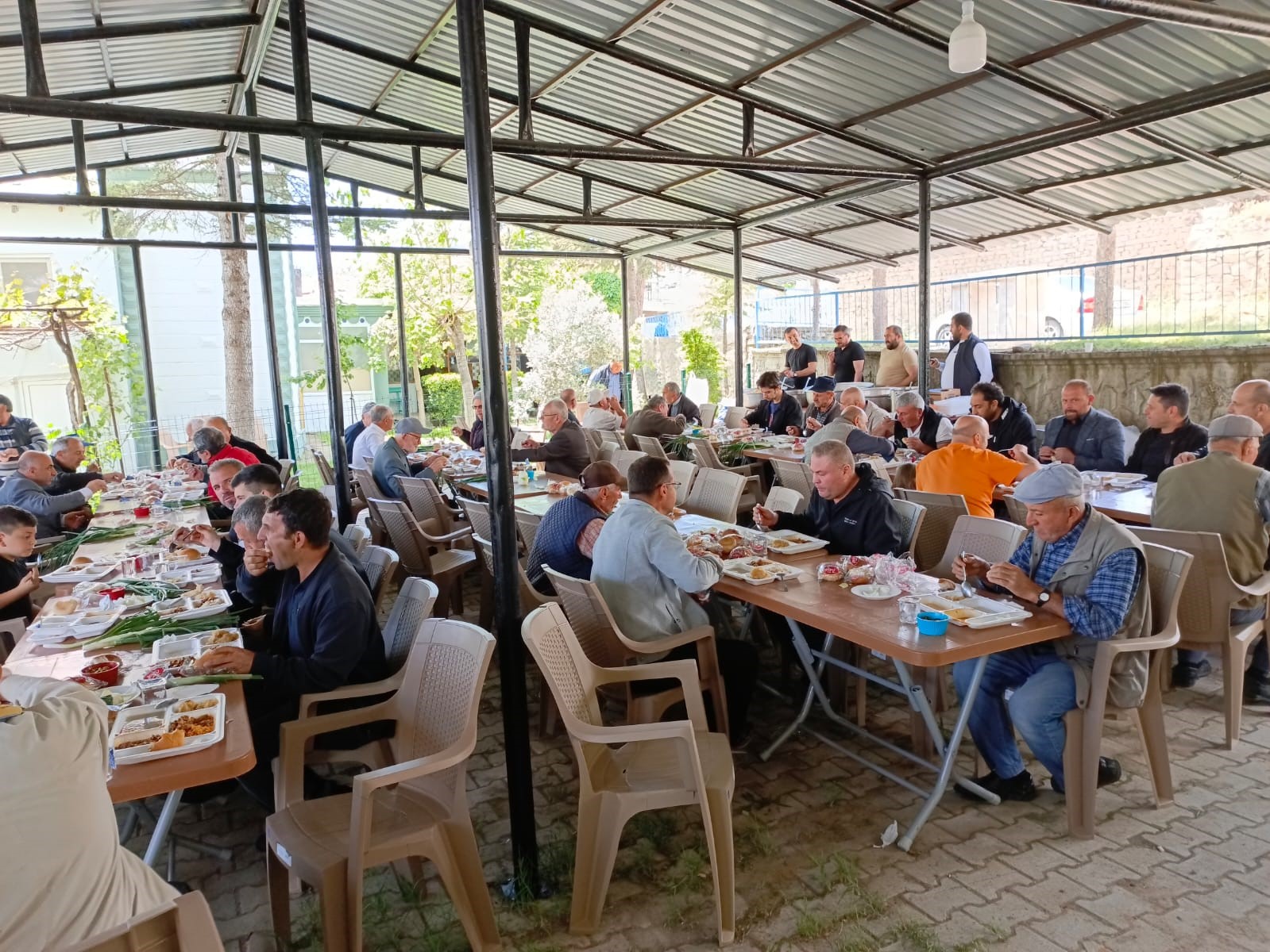 Emet’in Doğanlar köyünde hayır yemeği ve yağmur duası