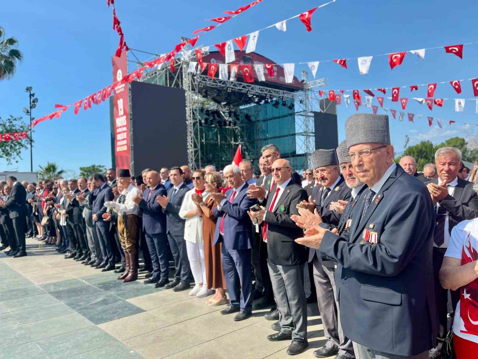 19 Mayıs Antalya&rsquo;da coşkuyla kutlandı
