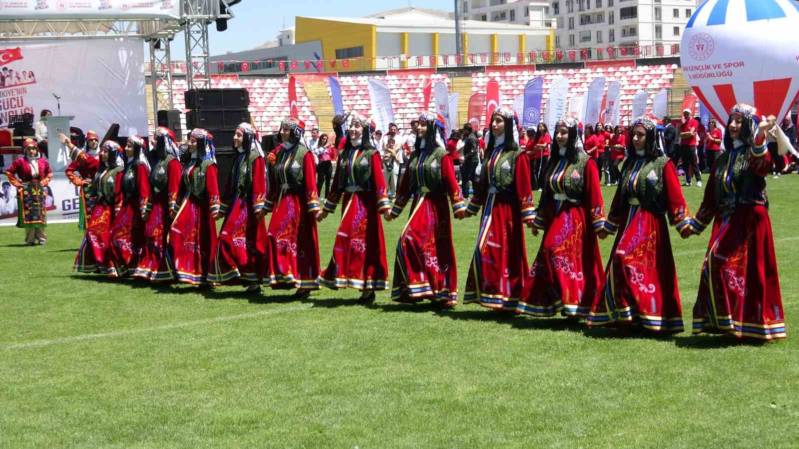 Van’da 19 Mayıs coşkuyla kutlandı