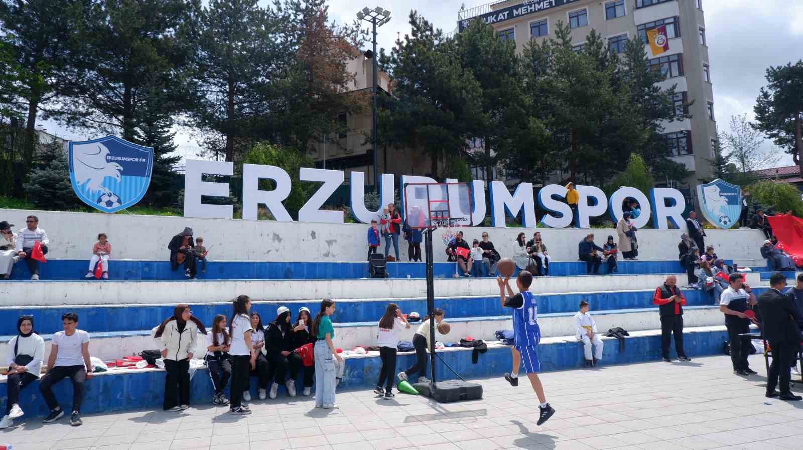 Erzurum’da 19 Mayıs coşkusu