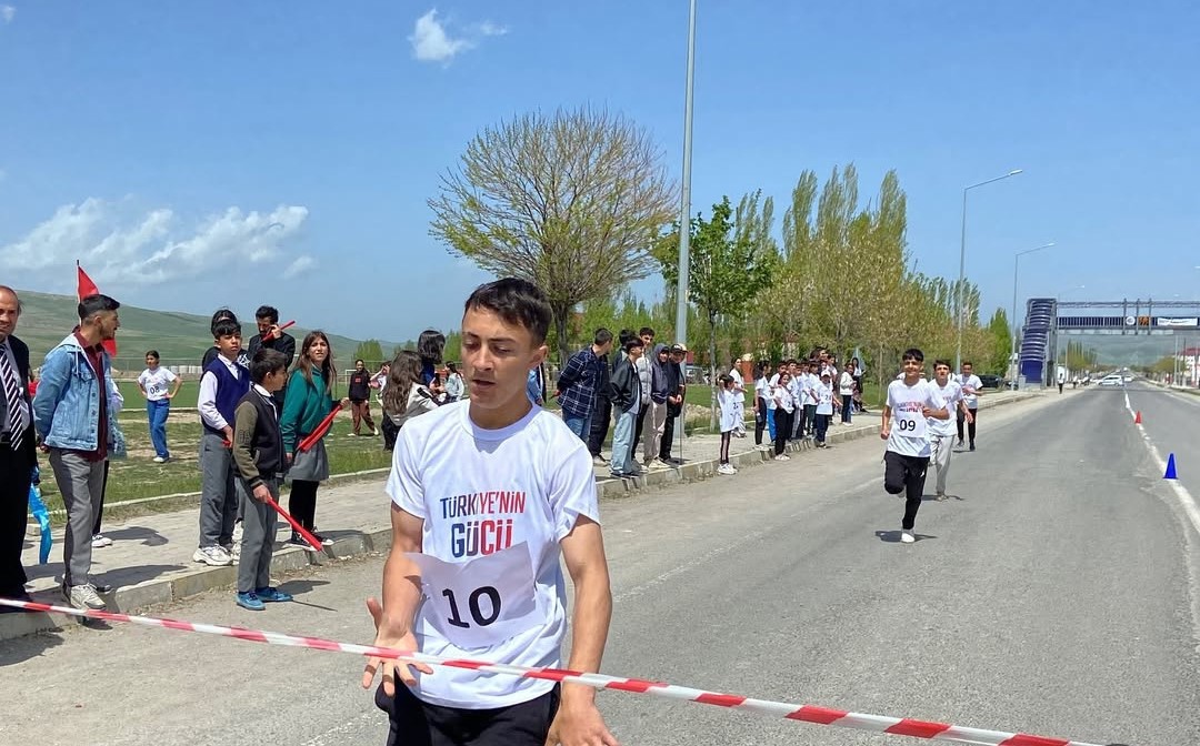 Diyadin&rsquo;de 19 mayıs coşkuyla kutlandı
