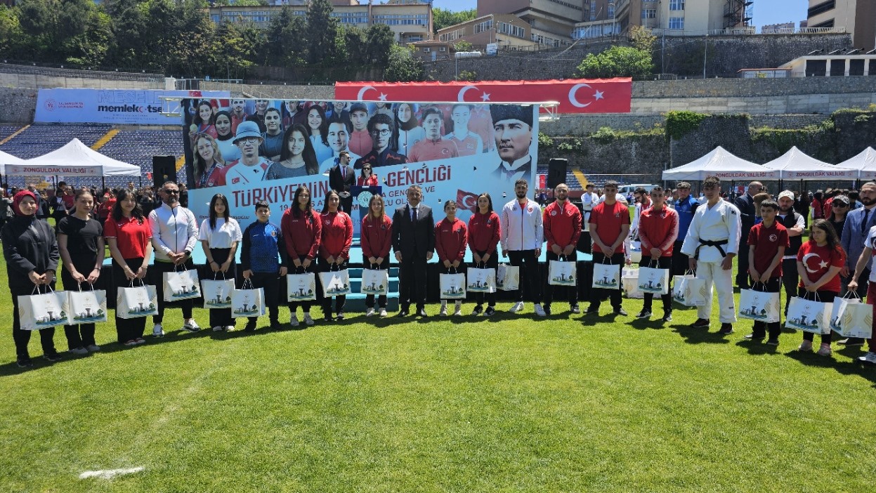 Zonguldak’ta 19 Mayıs coşkusu yaşandı