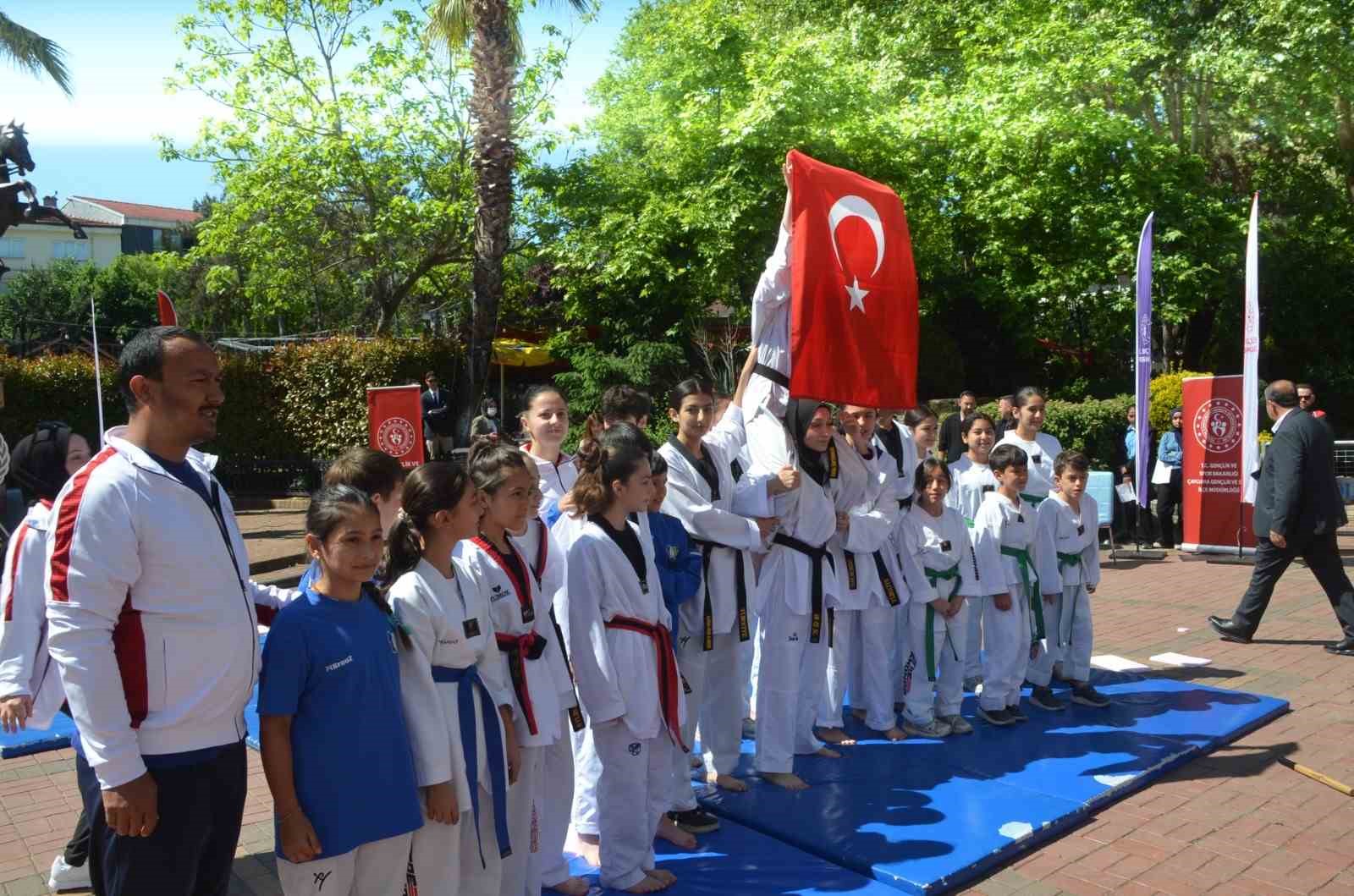 &Ccedil;aycuma&rsquo;da 19 Mayıs coşkusu
