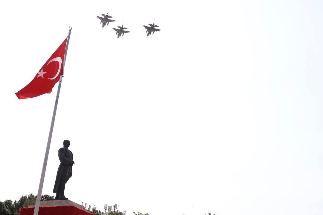 Muğla&rsquo;da 19 Mayıs coşkusu F-16&rsquo;ların g&ouml;sterisiyle başladı
