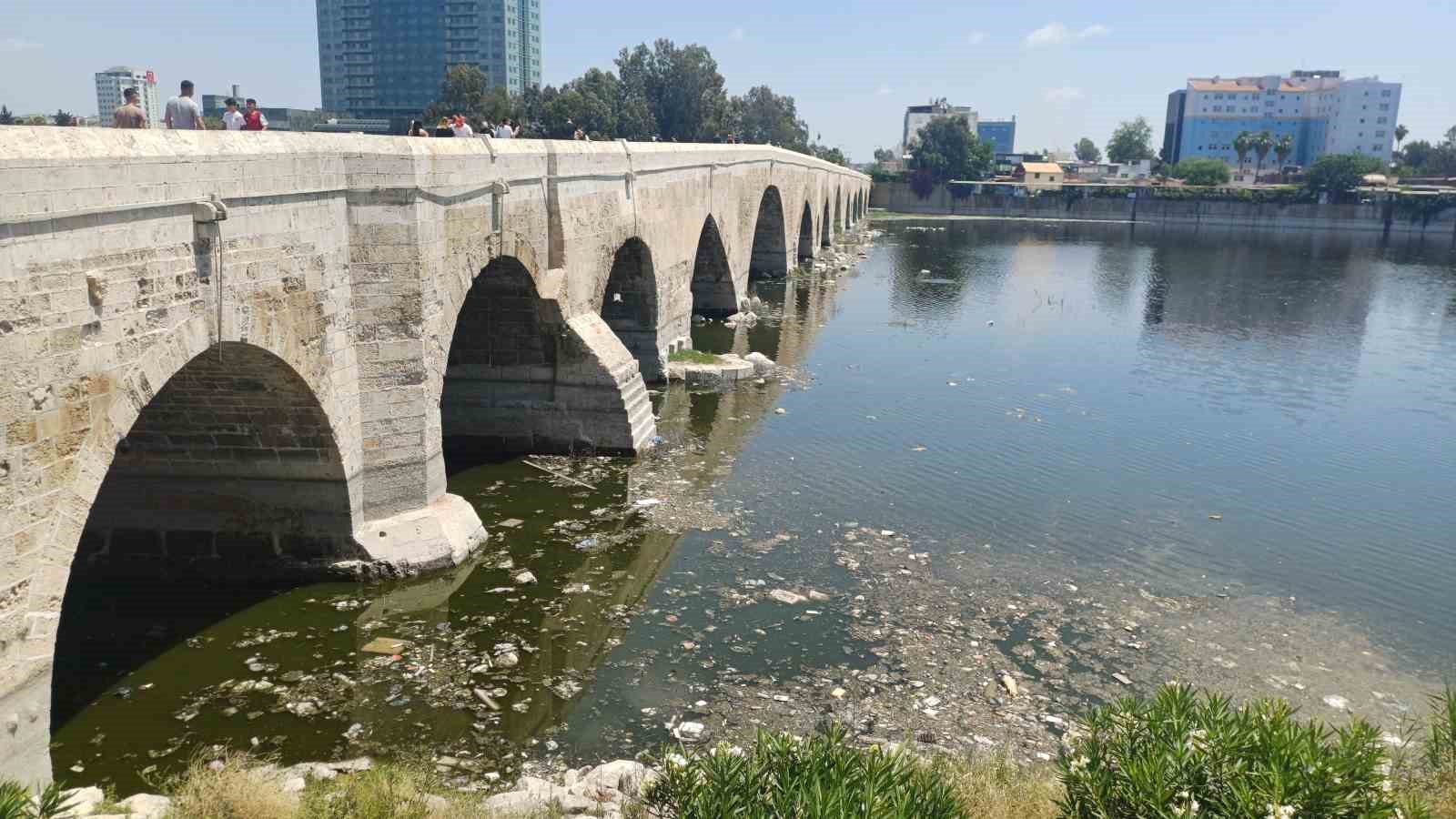 Seyhan Nehri’nde kirlilik: İzmir Körfezinden bile daha kötü durumda