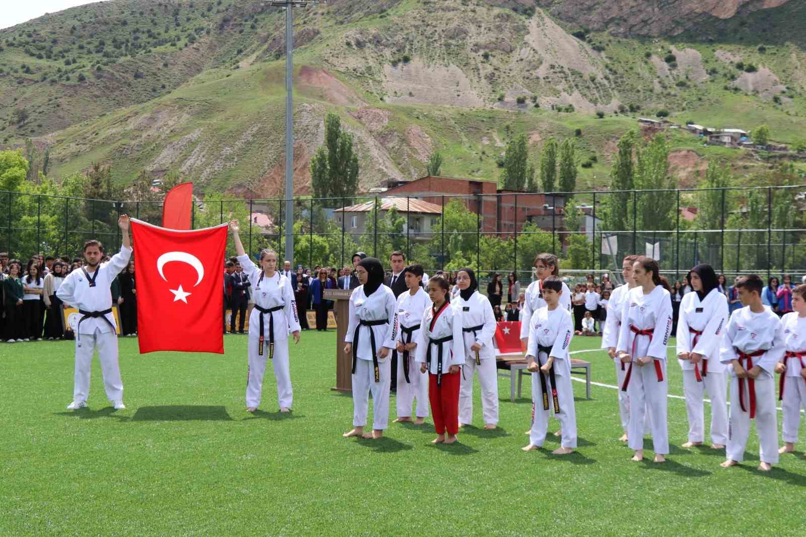 Oltu’da 19 Mayıs heyecanla kutlandı
