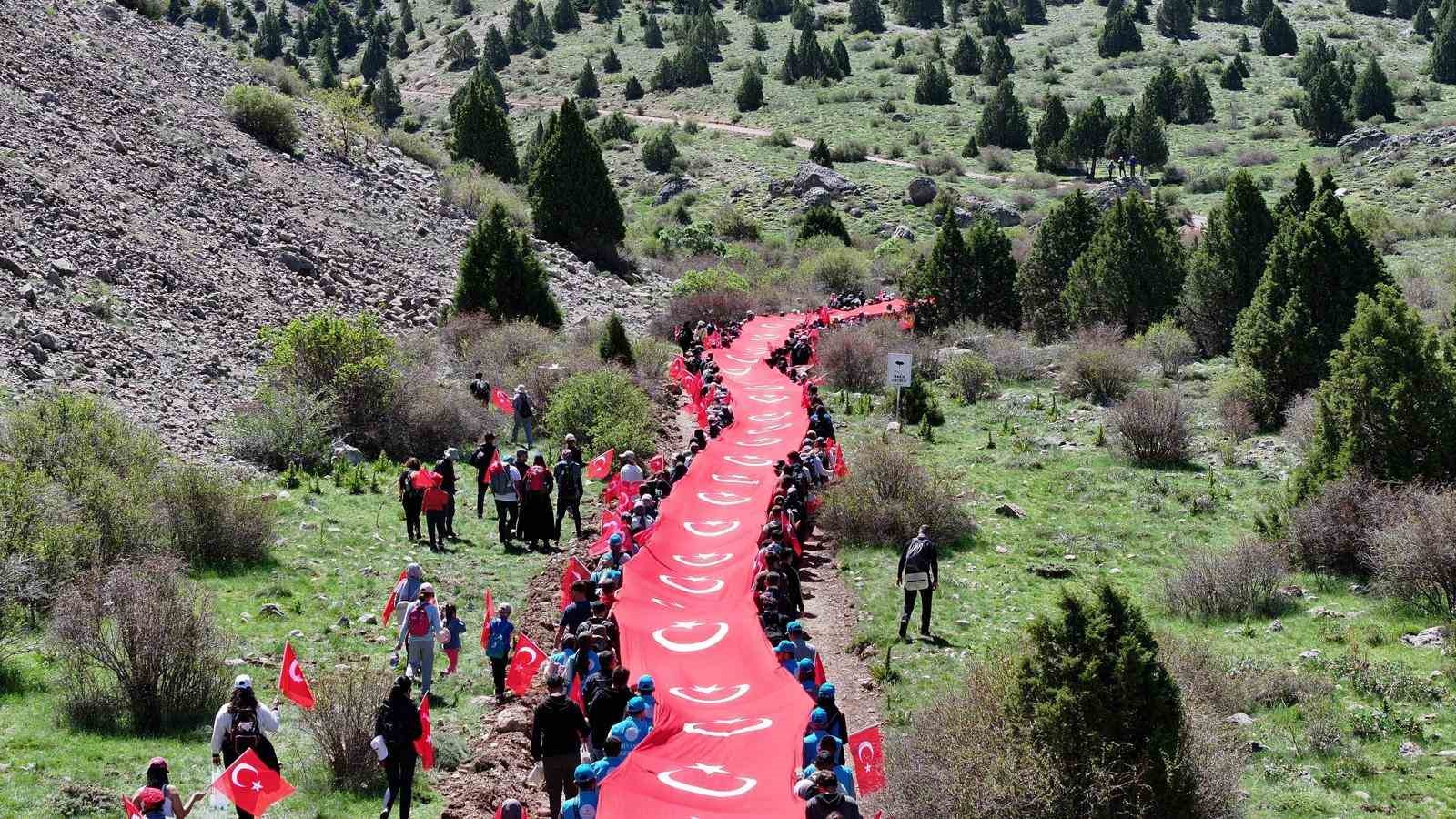Aladağlar&rsquo;da 19 Mayıs Y&uuml;r&uuml;y&uuml;ş&uuml; ger&ccedil;ekleştirildi
