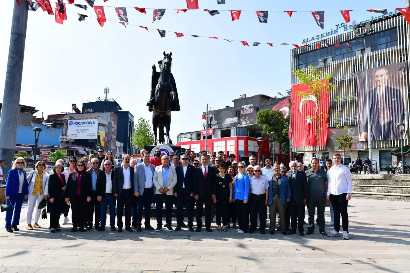 Manisa’nın ilçelerinde 19 Mayıs coşkusu
