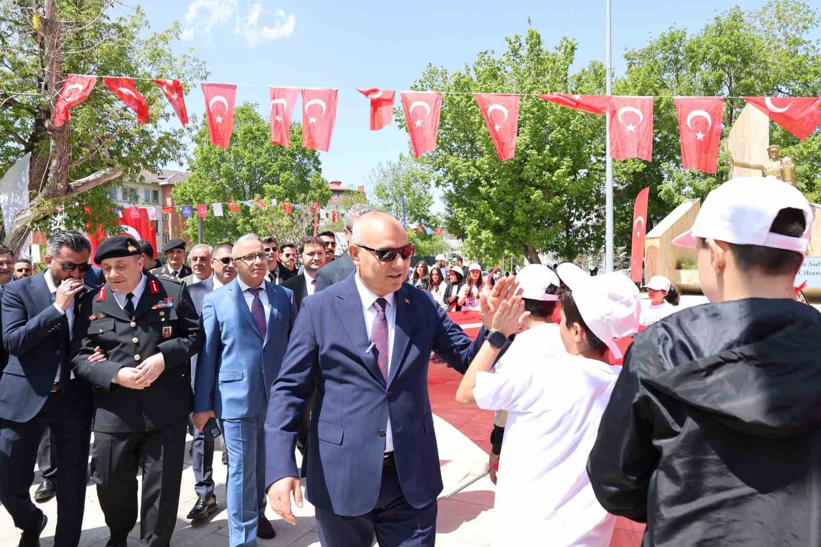 Ağrı’da 19 Mayıs, kortej yürüyüşü ve sportif etkinliklerle kutlandı
