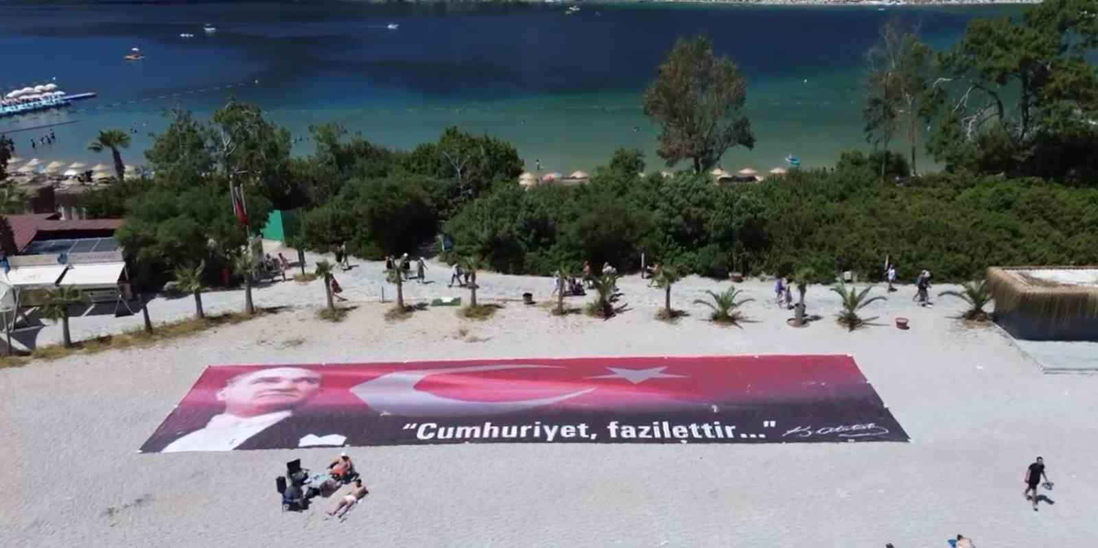 Fethiye Ölüdeniz’de 19 Mayıs hem karada hem havada coşkuyla kutlandı