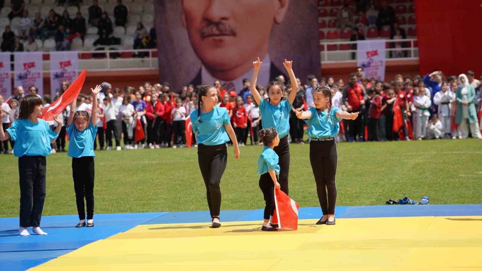 19 Mayıs Gümüşhane’de coşkuyla kutlandı
