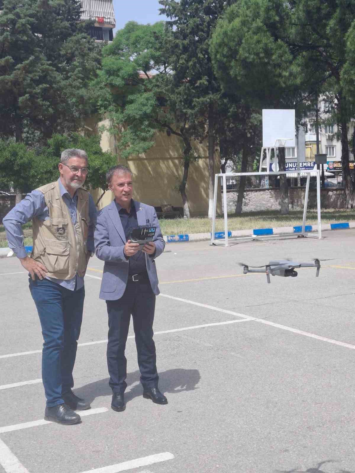 Öğrencilere drone dersi
