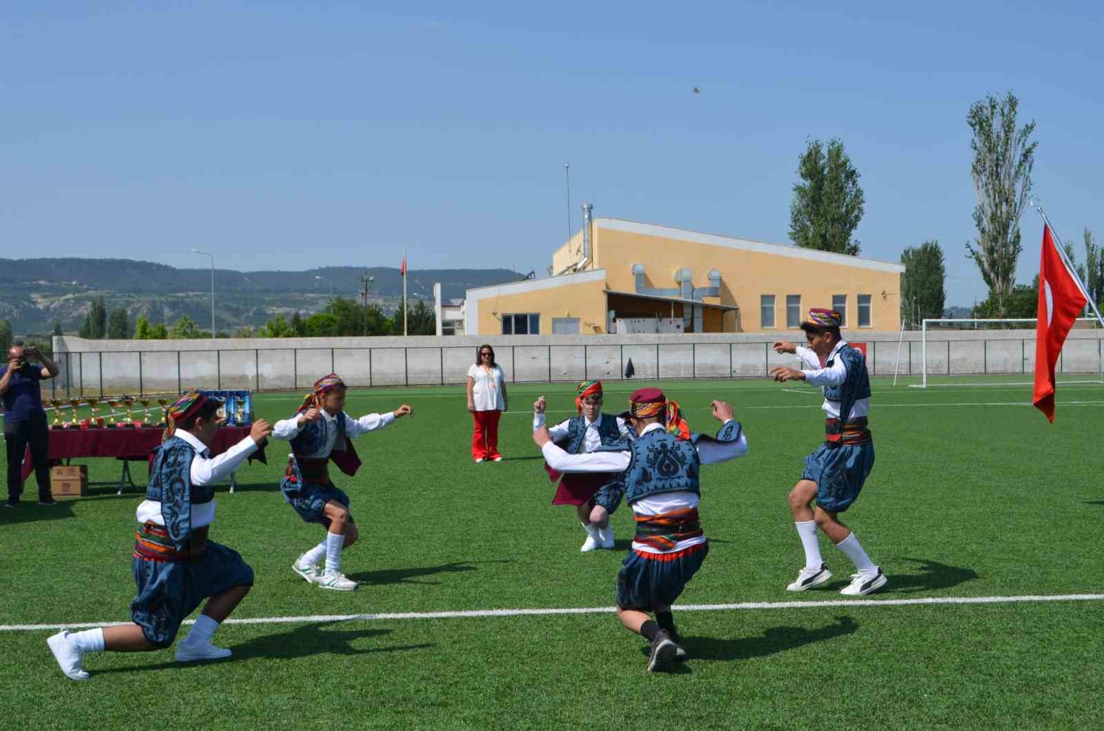 Selendi’de 19 Mayıs coşkuyla kutlandı
