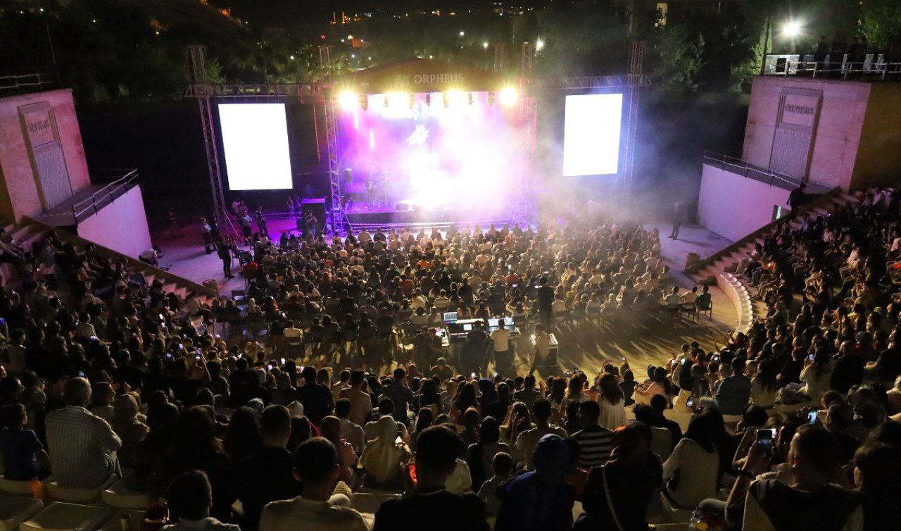 Manuş Baba Şanlıurfa’da hayranları ile buluştu