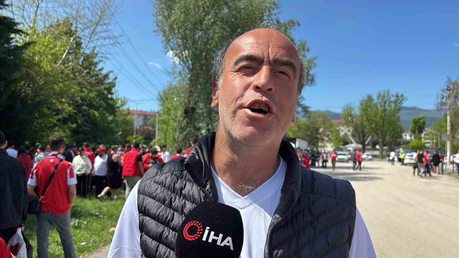 Boluspor taraftarı, 33 yıllık Süper Lig hasreti için 30 otobüsle yola çıktı