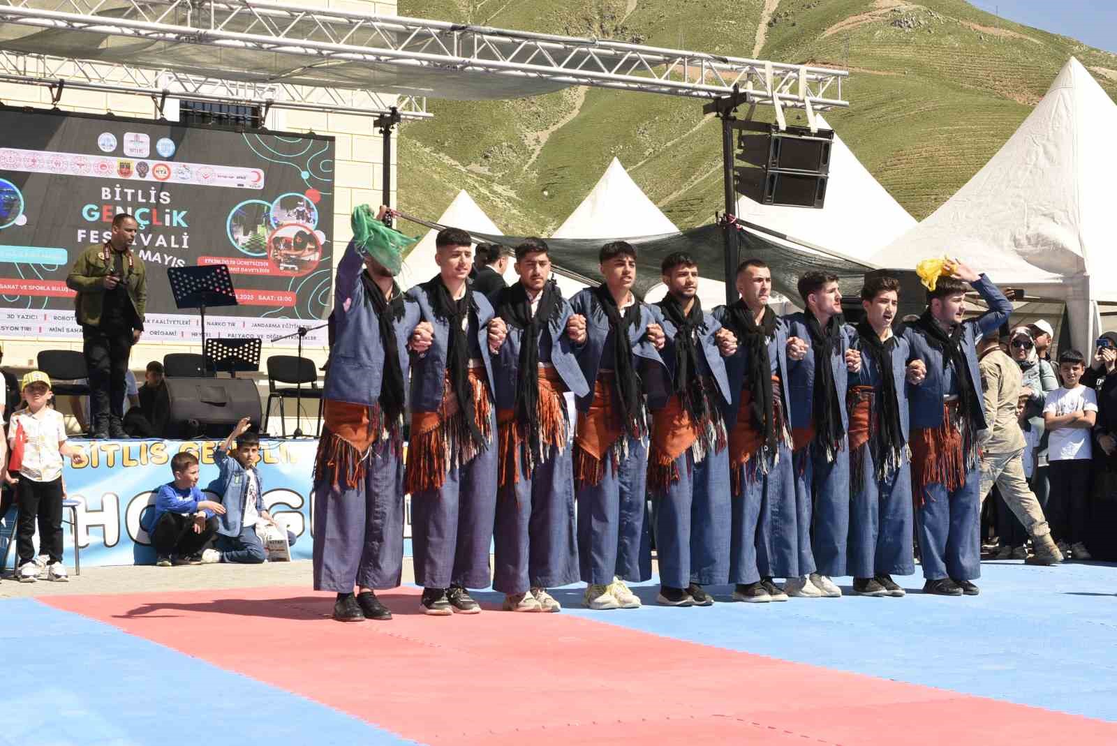 Bitlis&rsquo;te Gen&ccedil;lik Festivali ve Kitap Fuarı başladı
