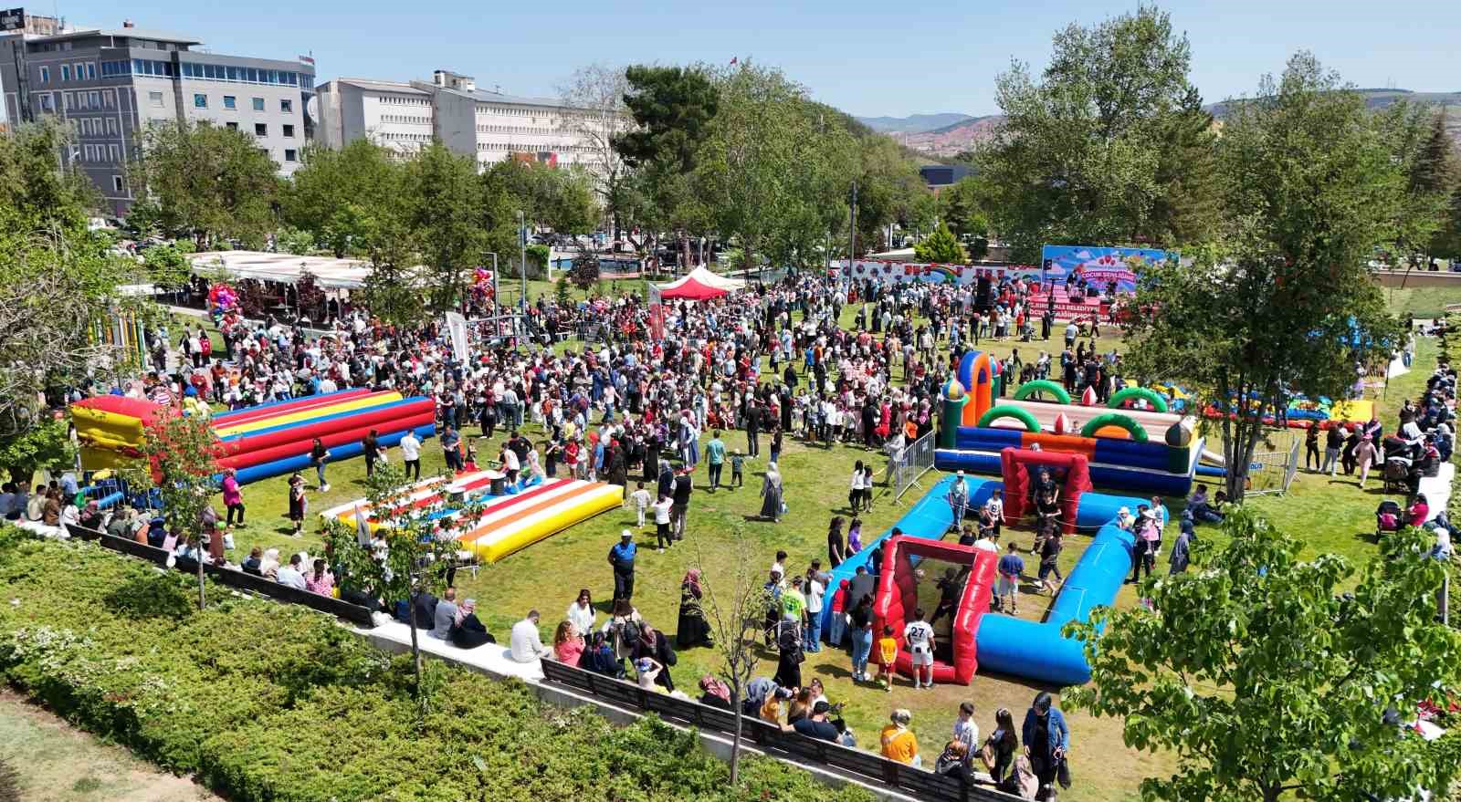 Kırıkkale’de her yaştan vatandaş 19 Mayıs şenliğinde buluştu