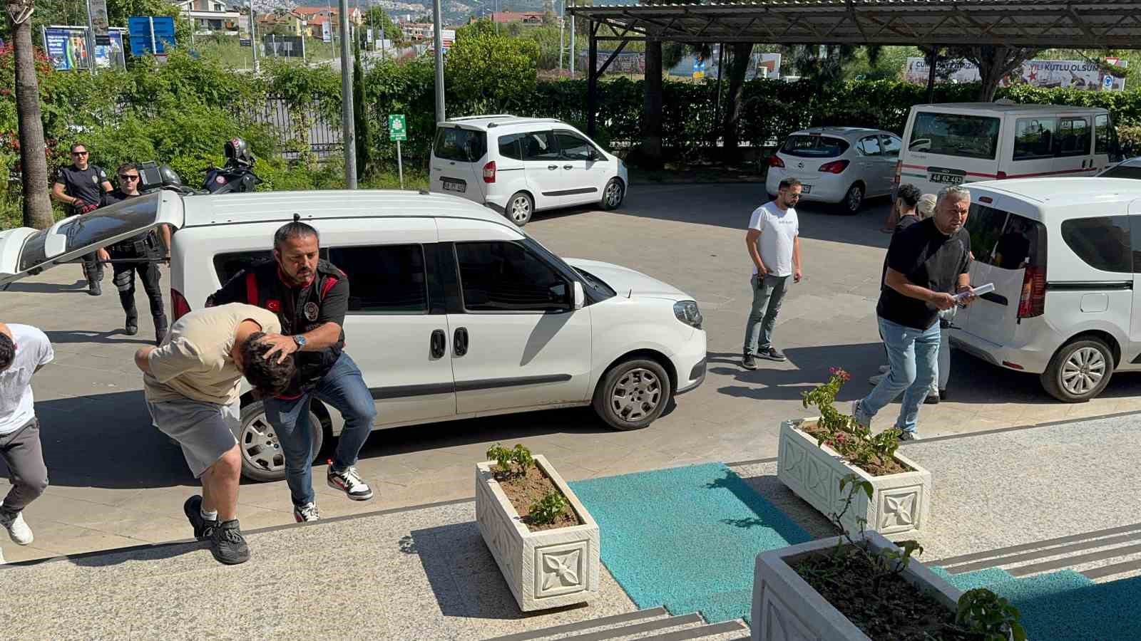 Muğla&rsquo;da kadına şiddete 3 tutuklama
