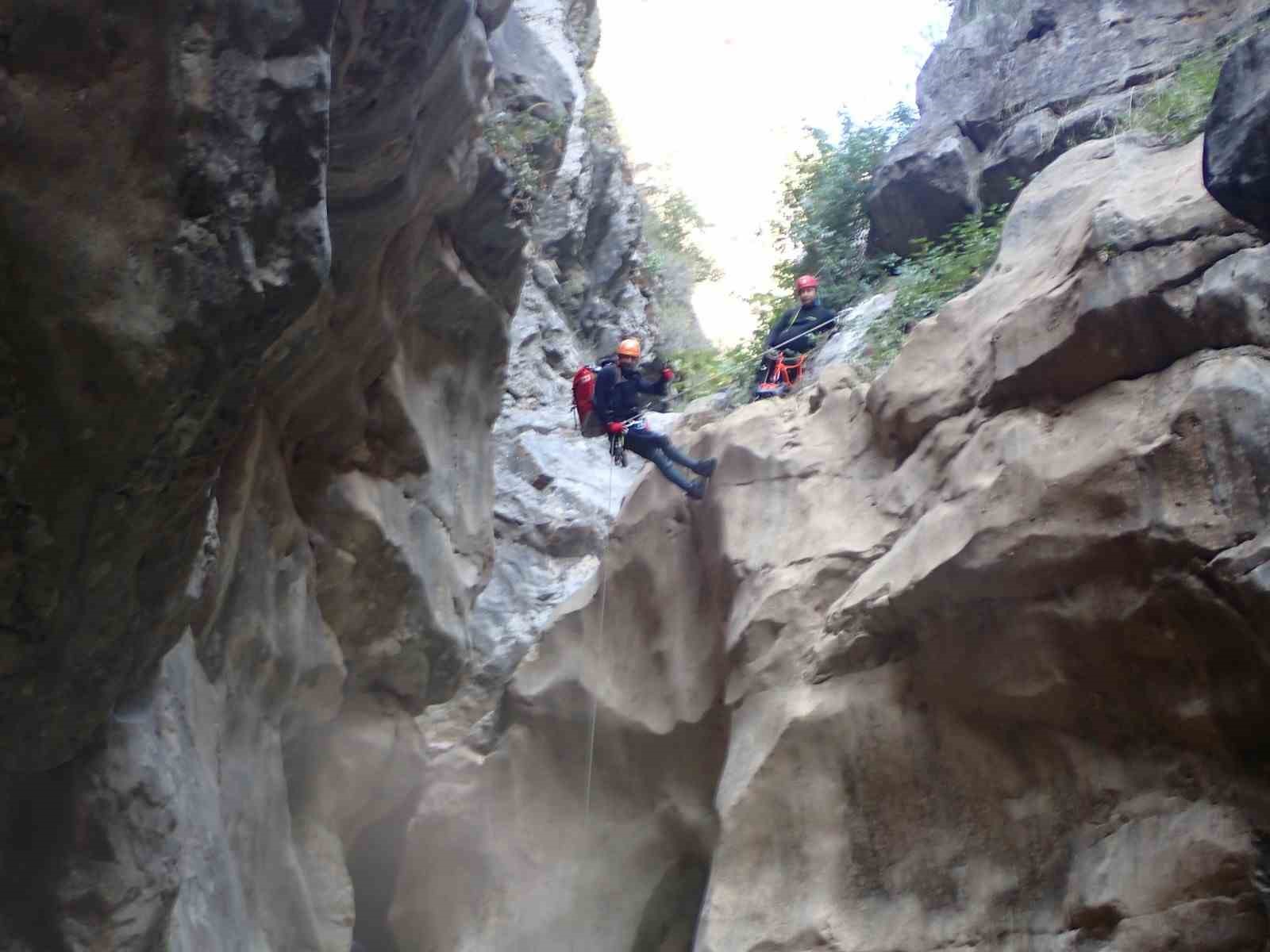 Yazılı Kanyon’da suda kaybolan 19 yaşındaki üniversiteli gencin cansız bedenine ulaşıldı