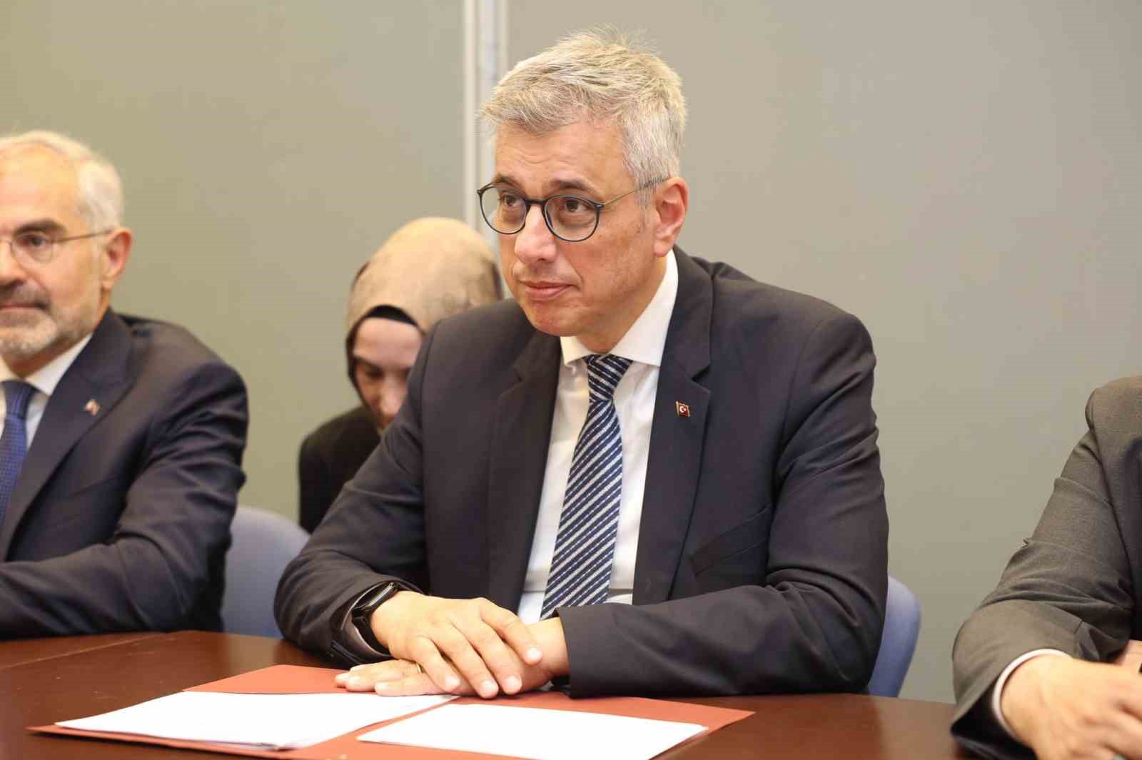 Sağlık Bakanı Memişoğlu, G&uuml;rcistanlı mevkidaşı ile bir araya geldi
