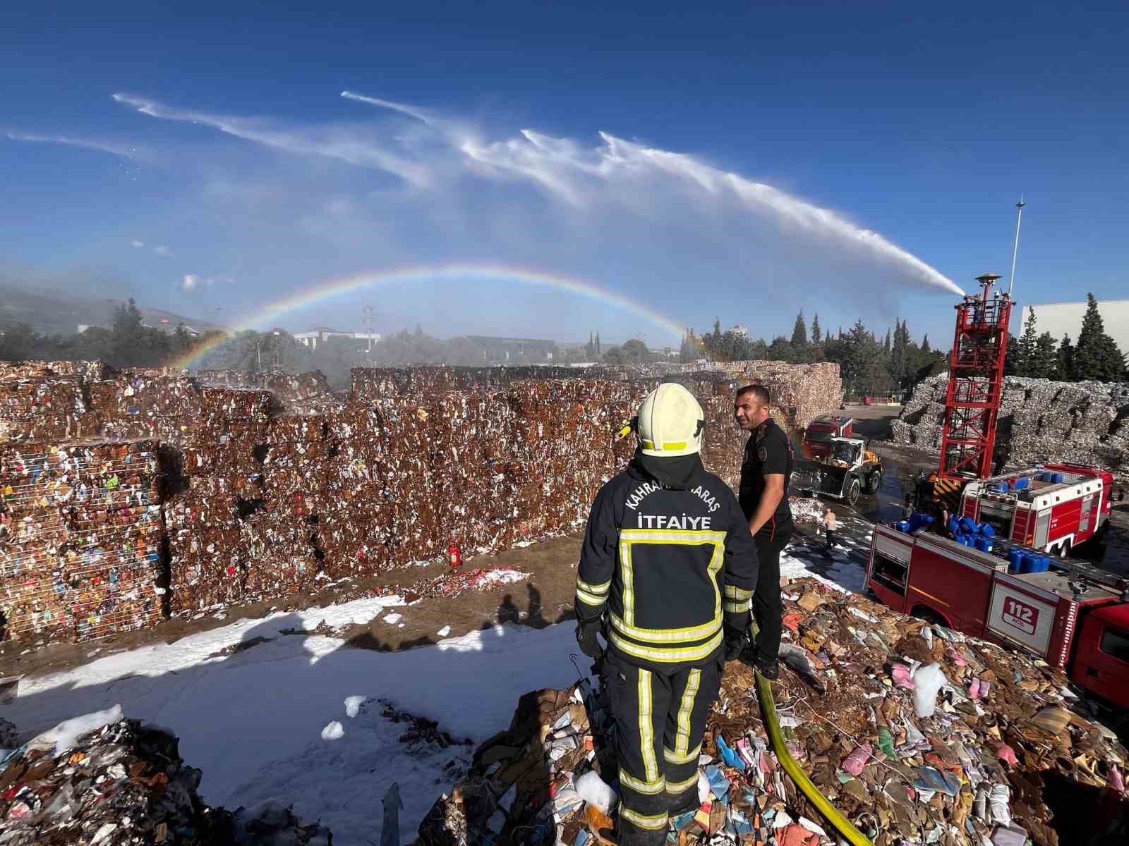 Kahramanmaraş&rsquo;ta kağıt fabrikasında yangın
